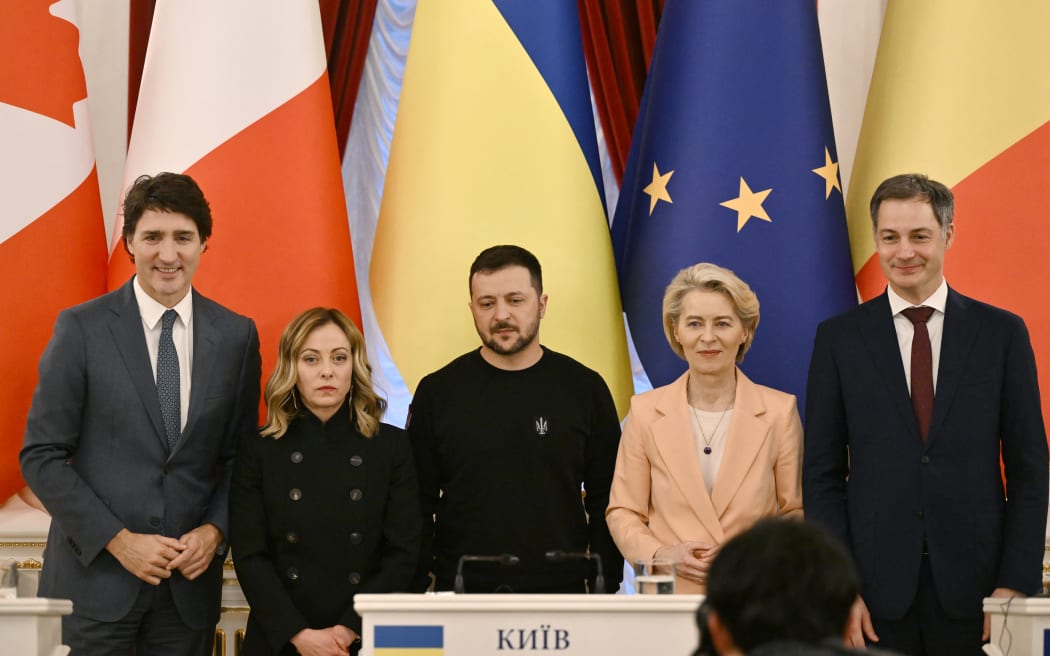 (L-R) Canada's Prime Minister Justin Trudeau, Italy's Prime Minister Giorgia Meloni, Ukraine's President Volodymyr Zelensky, European Commission President Ursula von der Leyen and Belgium's Prime Minister Alexander De Croo pose after a joint press conference following their meeting in Kyiv on February 24, 2024, on the second anniversary of the Russian invasion of Ukraine. (Photo by Genya SAVILOV / AFP)