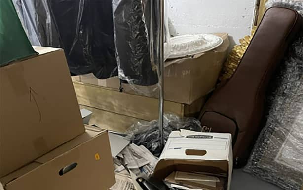 Boxes in the bathroom, boxes on stage: Pictures from Trump charges | RNZ