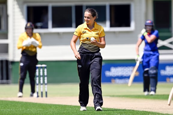 Amelia Kerr playing for Wellington.