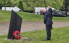 NZ Prime Minister Christopher Luxon attends a wreath-laying ceremony at London's Hyde Park.