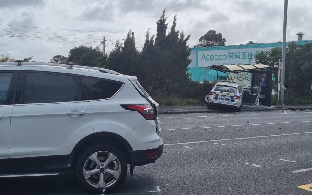 Police car crash in Auckland - New North Road