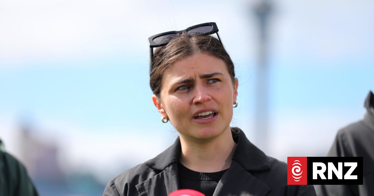 Green Party promises to close carve-outs for commercial fishers, end bottom trawling
