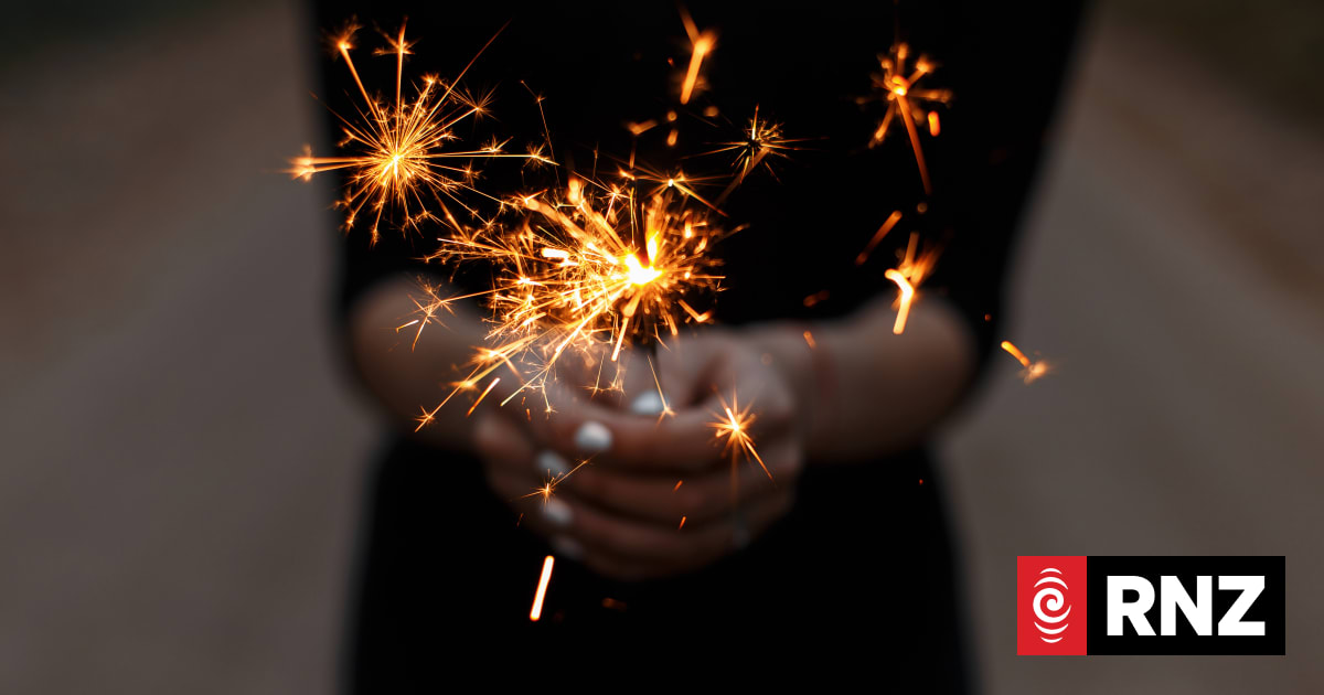 Fireworks fans are fizzling out - survey | RNZ