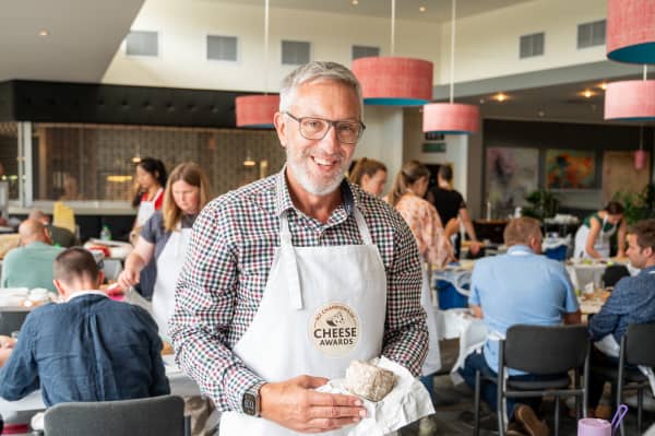 Master judge Jason Tarrant led 30 judges to decide which cheese would be crowned champion for the NZ Champions of Cheese Awards at Hamilton’s WINTEC in early March.