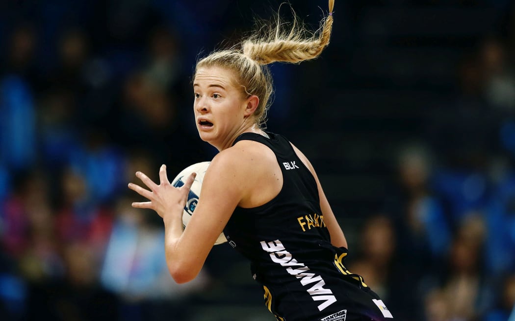 Monica Falkner of the Magic in action. 2017 ANZ Premiership netball match.