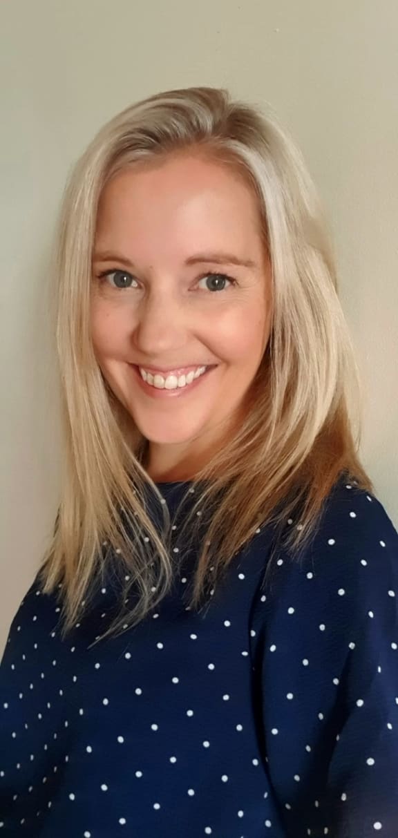 Dr Anna Brooks