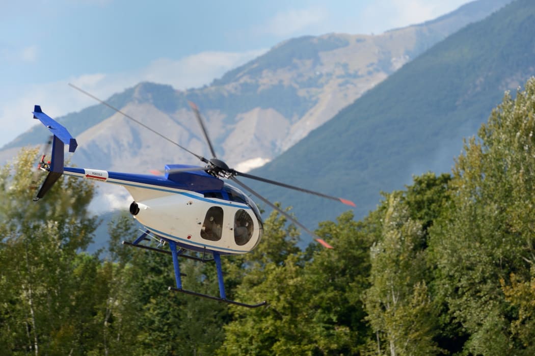 Hughes 500 helipcopter.