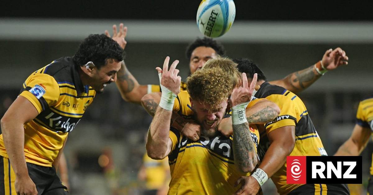 Super Rugby preview: The bus is back, All Black's son to debut | RNZ