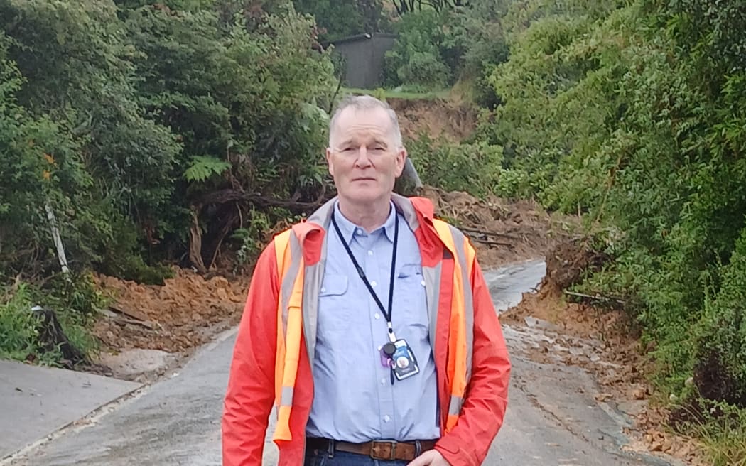 Whangārei mayor Ken Couper visits the damages areas around Ōakura.