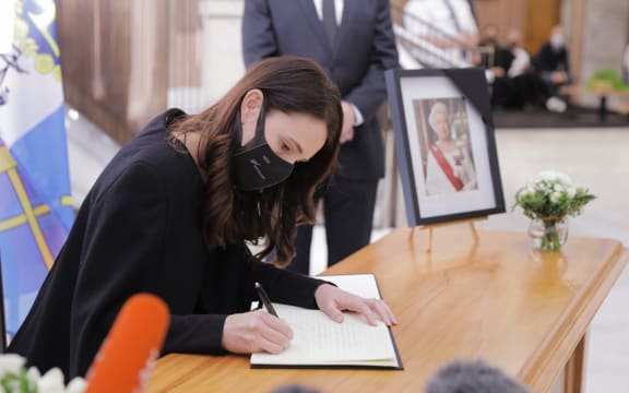 Jacinda Ardern writes condolence note after the death of Queen Elizabeth II.