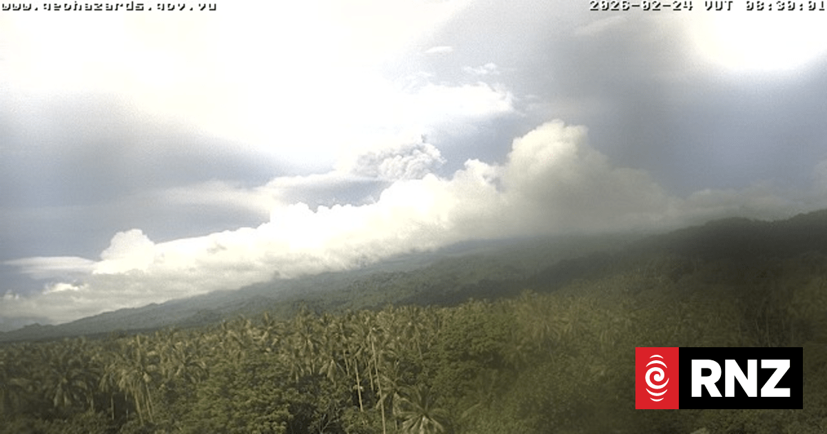 Vanuatu authorities confirm minor eruption at Ambae volcano