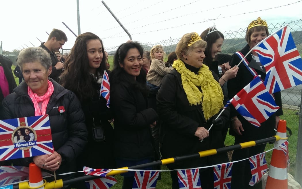 Supporters of the royal family turned out at Dunedin Airport.