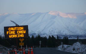 The fire near Lake Pukaki near the foot of Aoraki/Mt Cook, in the Mackenzie Country, was contained after snow and heavy rain hit the area but could take months to fully extinguish. 2 September 2020