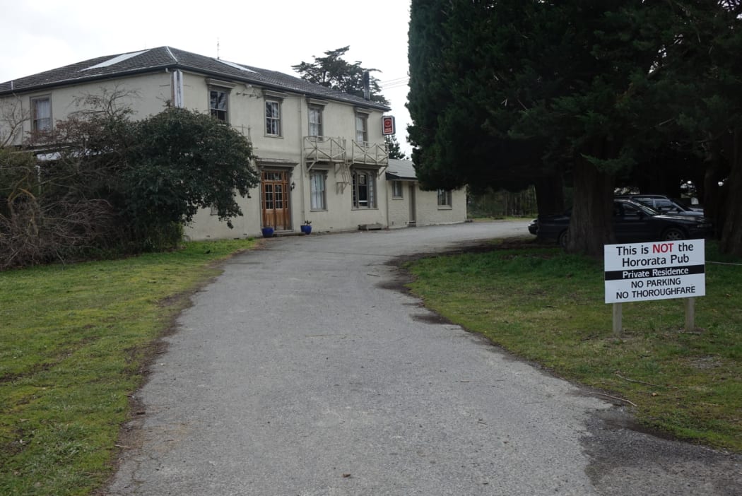 The Hororata pub was closed after the September 2010 earthquake, and is no longer operating as a pub.