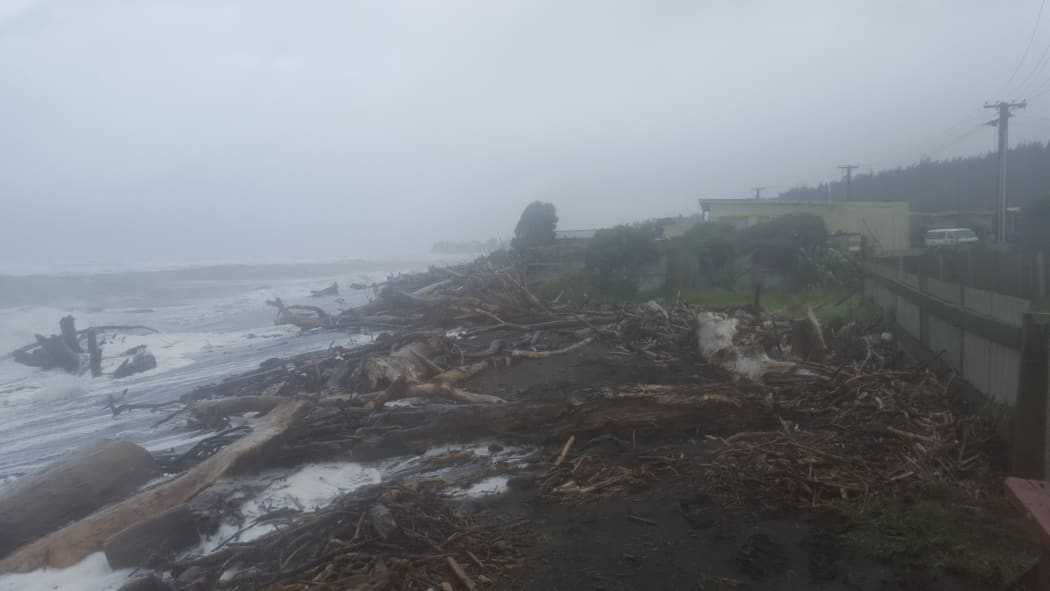 Debris on Waitara beach
