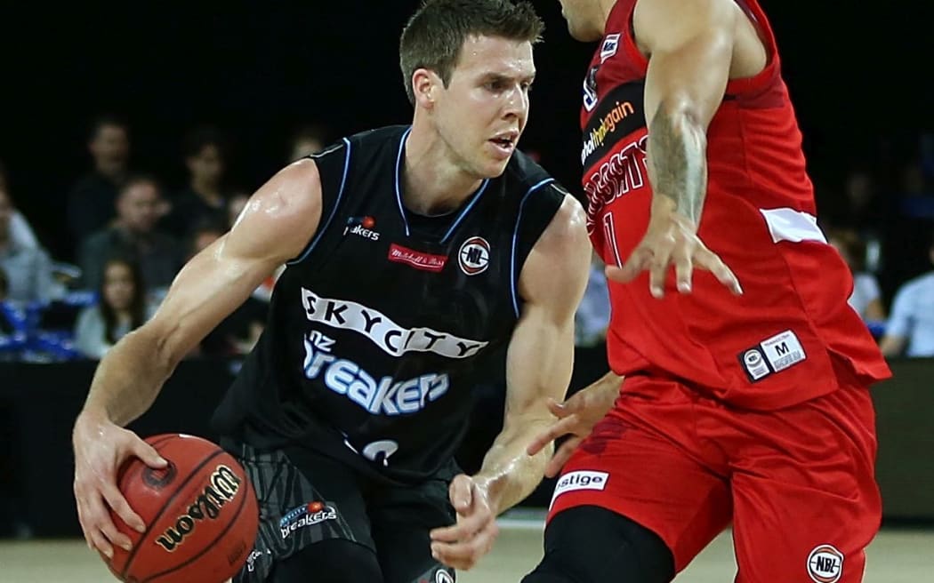 Tom Abercrombie returned to form in helping the Breakers overcome the Perth Wildcats.