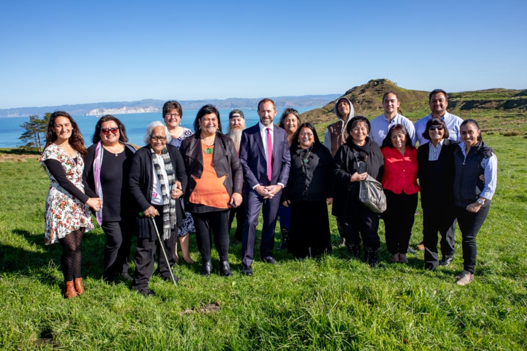 Members of the Matuaokore Ahuwhenua Trust with Minister of Māori Development Nanaia Mahuta and Minister of Justice Andrew Little in Tamarau, Gisborne.