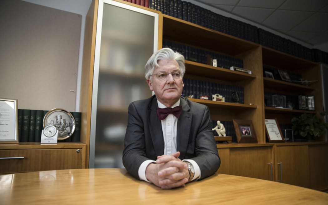 Peter Dunne announces he will resign at the 2017 election after 33 years in parliament.