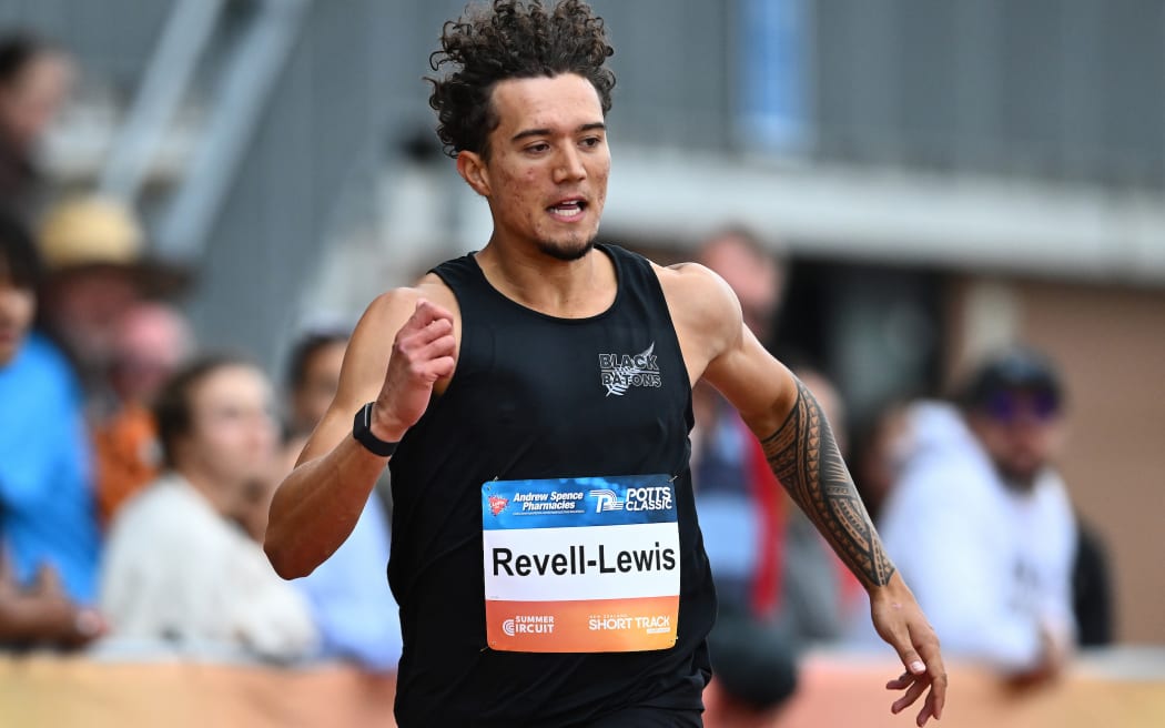 Lex Revell-Lewis, 200m, Potts Classic, Mitre 10 Park, Hastings.