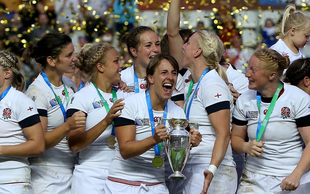 2014 Women's Rugby World Cup Final, Stade Jean Bouin, Paris, France 17/8/2014
England vs Canada
England's Kathy McLean with the trophy 
Mandatory Credit ©INPHO/Dan Sheridan
