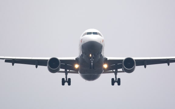plane landing