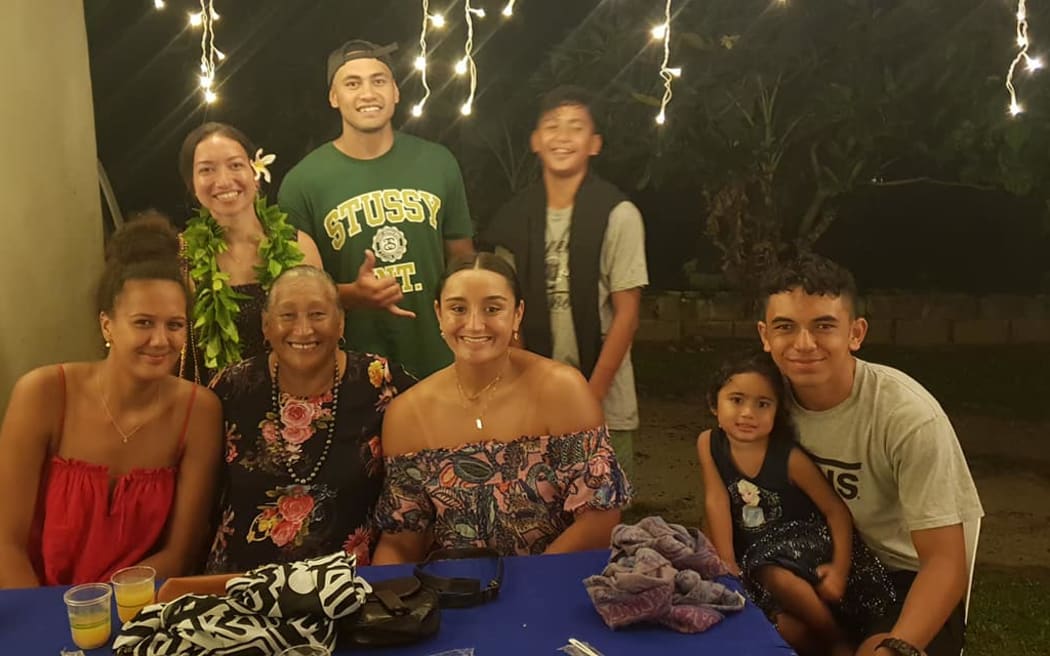 Margharet Matenga in 2019 between ANZ Premiership shooter Aliyah Dunn (left) and Tiana Metuarau - the daughter of former PIC and Silver Ferns' team-mate Waimarama Taumaunu.