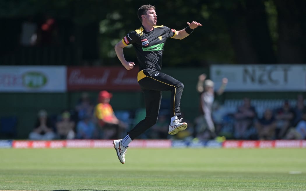 Adam Milne in action for the Wellington Firebirds in a Super Smash match against the Central Stags in Palmerston North.
