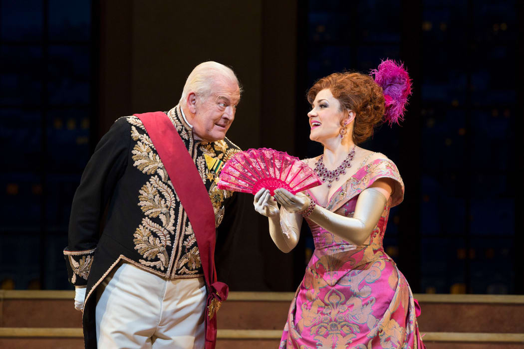 Thomas Allen and Andriana Chuchman in The Merry Widow