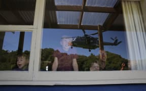 Kaikoura earthquake - The Cresswell family wait to be evacuated
