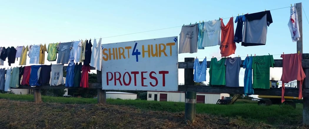 Norfolk Island shirt protest