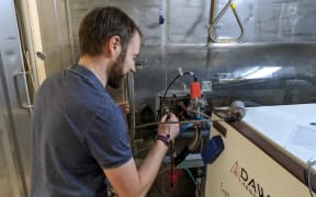 Vacuum testing of the payload pressure vessel at Dawn Aerospace.