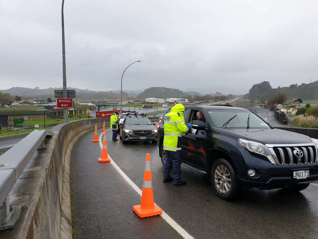 Police at Auckland's Mercer border checkpoint