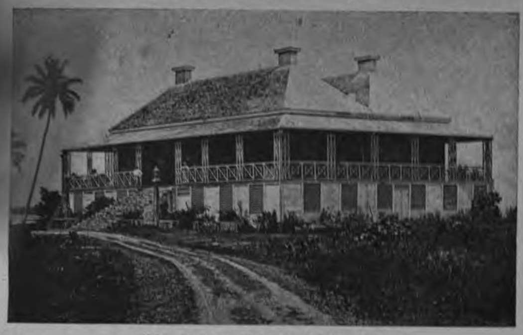 Maison du directeur de la plantation d’Atimaono.

One of the plantation director's house on the large cotton plantation at Atimaono.