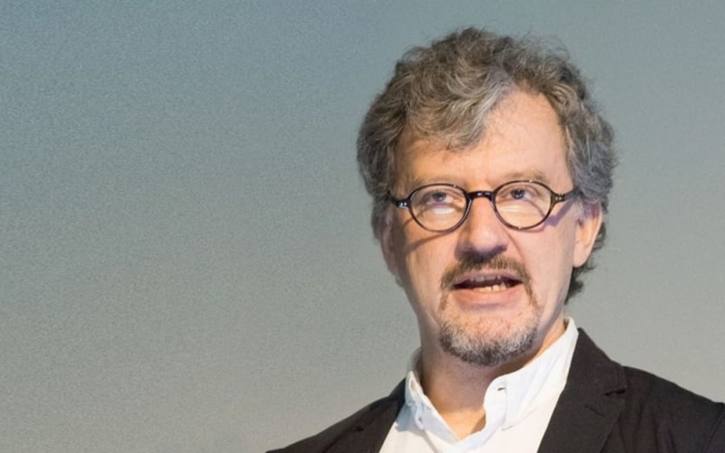 Prof. Benedikt Fischer