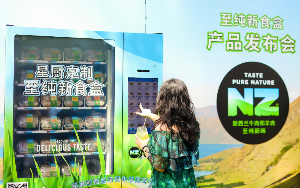 Consumers will soon be able to buy ready-to-eat meals made with New Zealand beef and lamb from vending machines in Shanghai, China. Beef + Lamb NZ, Alliance and Silver Fern Farms are piloting the Pure Box vending machines, which will be located in the city's busy business districts.
