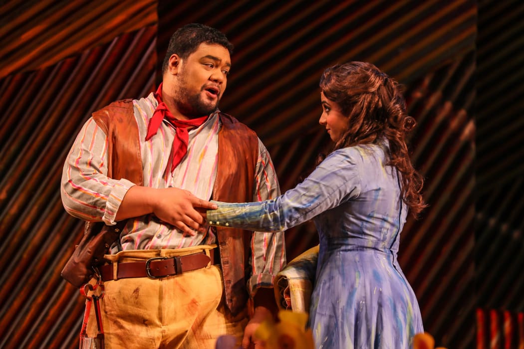 Pene Pati & Amina Edres in The Elixir of Love