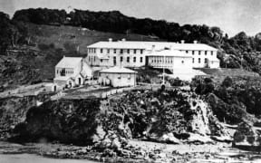 Quarantine Island / Kamau Taurua