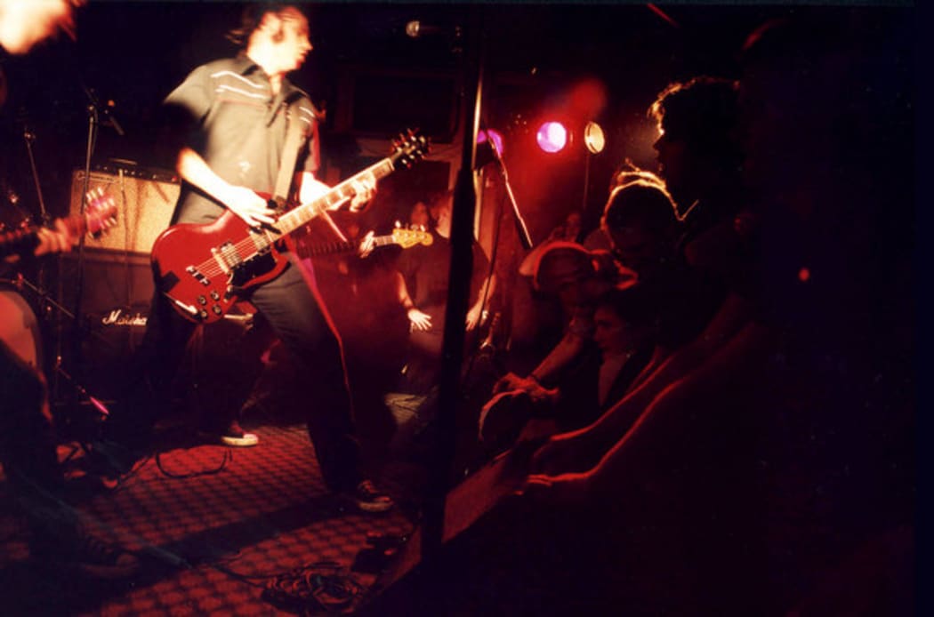 The D4 perform at The Kings Arms, August 2002
