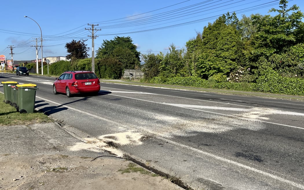 Fatal bus v car crash at in Ōwhata in Bay of Plenty - Te Ngae Road