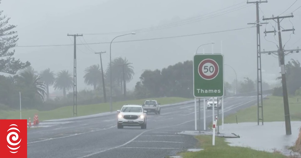 Heavy rain swamps roads in Tai Rāwhiti, Coromandel, Northland | RNZ