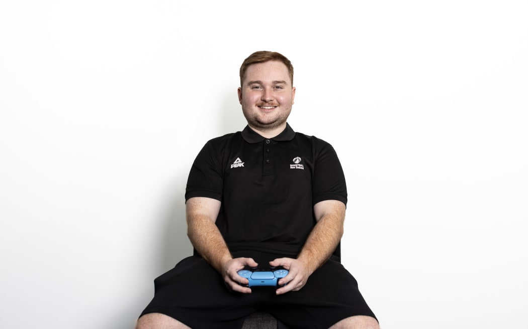 Ethan Simmonds, aka Shotmoist, can play both point guard and shooting guard.