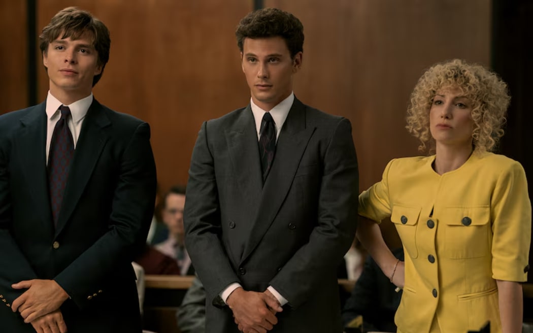 Nicholas Chavez as Lyle (L), Cooper Koch as Erik and Ari Graynor as lawyer Leslie Abramson.