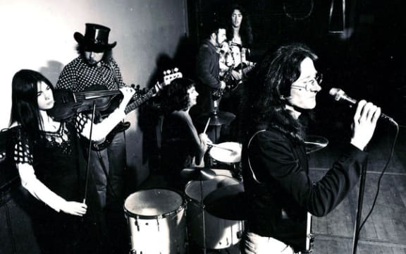 Mammal, 1974. Left to right Julie Needham, Mark Hornibrook, Kerry Jacobson, Rick Bryant, Robert Taylor, Tony Backhouse