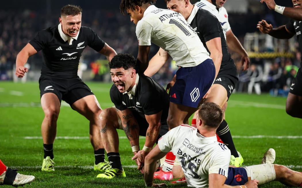 Du’Plessis Kirifi of New Zealand celebrates his try, New Zealand All Blacks v France.