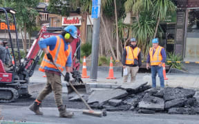 Burst water main Queen St, Auckland.