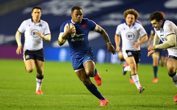 France's centre Virimi Vakatawa runs away to score the onlt try during the Pool B Autumn Nations Cup international rugby union match against Scotland at Murrayfield Stadium in Edinburgh on November 22, 2020.
