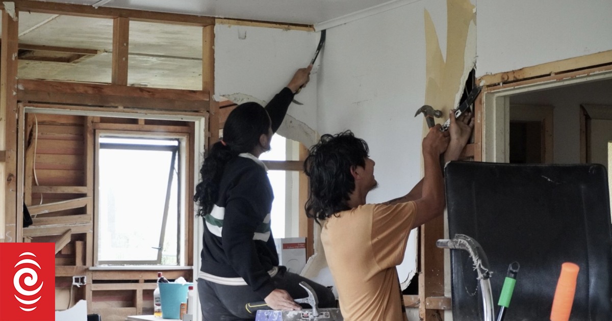 Apprentice builders repair flood-damaged homes in Wairoa - Vimarsana News