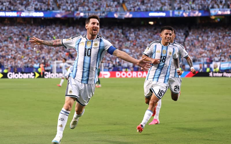 Argentina beat Algeria 3-0 as Lionel Messi scores his first ever World