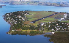 All flights out of Whangārei go through Auckland which means people can only fly out of Whangārei Airport on an essential services basis.