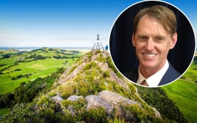 New Kaipara Mayor Jonathan Larsen has survived a vote recount challenge from councillor Snow Tane